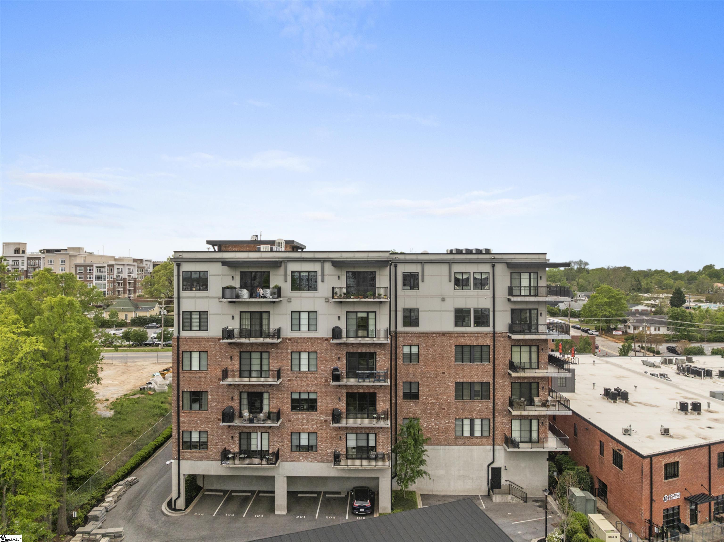 Greenville, South Carolina, 29601, United States, 2 Bedrooms Bedrooms, ,2 BathroomsBathrooms,Residential,For Sale,1777131