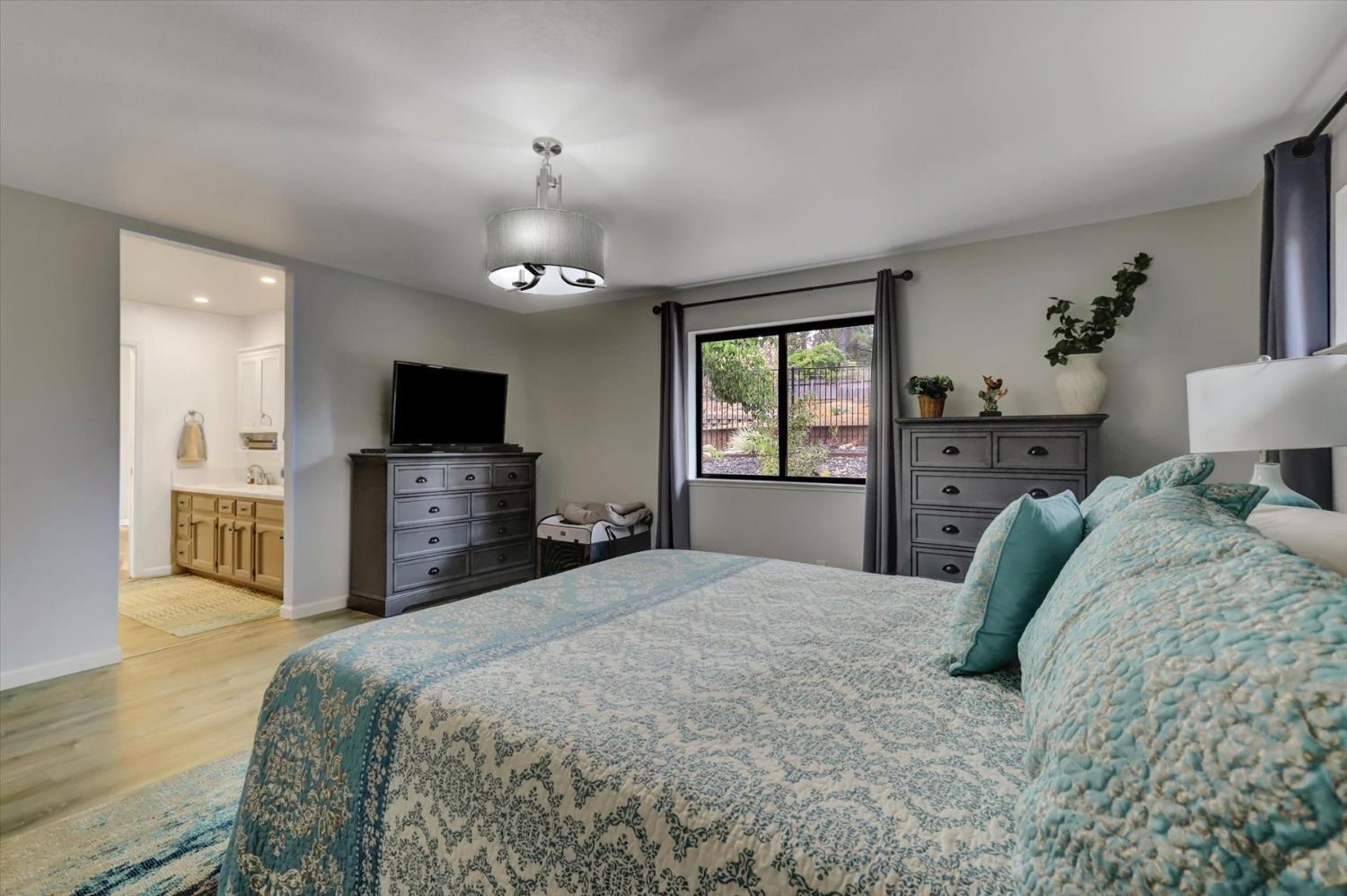 Grass Valley, California, 95949, United States, 3 Bedrooms Bedrooms, ,3 BathroomsBathrooms,Residential,For Sale,1754358