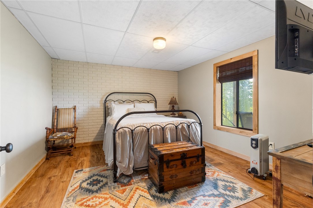 Compton, Arkansas, 72624, United States, 5 Bedrooms Bedrooms, ,3 BathroomsBathrooms,Residential,For Sale,1805954