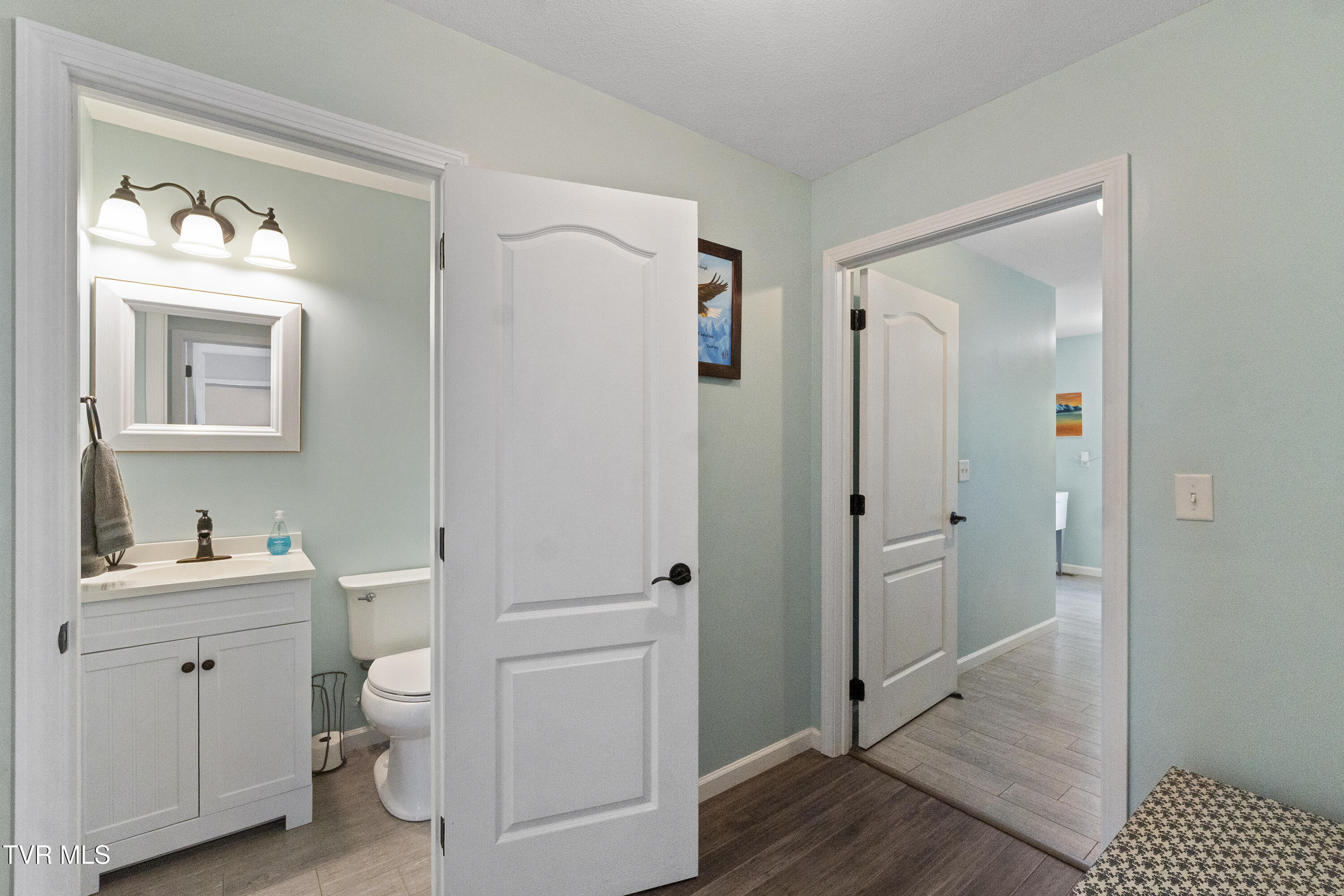 Greeneville, Tennessee, 37745, United States, 3 Bedrooms Bedrooms, ,3 BathroomsBathrooms,Residential,For Sale,1944851
