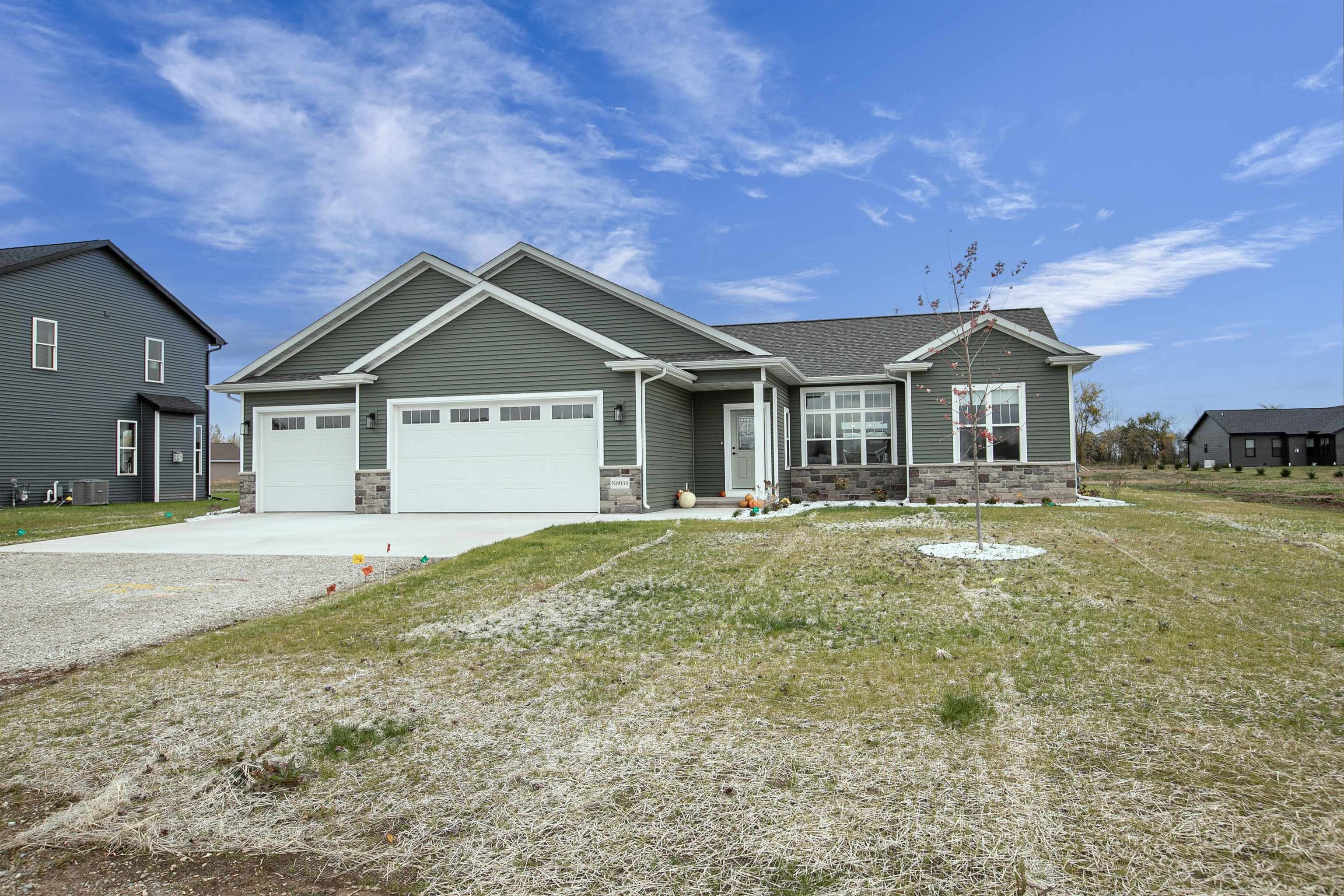 Sherwood, Wisconsin, 54169-2705, United States, 3 Bedrooms Bedrooms, ,3 BathroomsBathrooms,Residential,For Sale,1978161