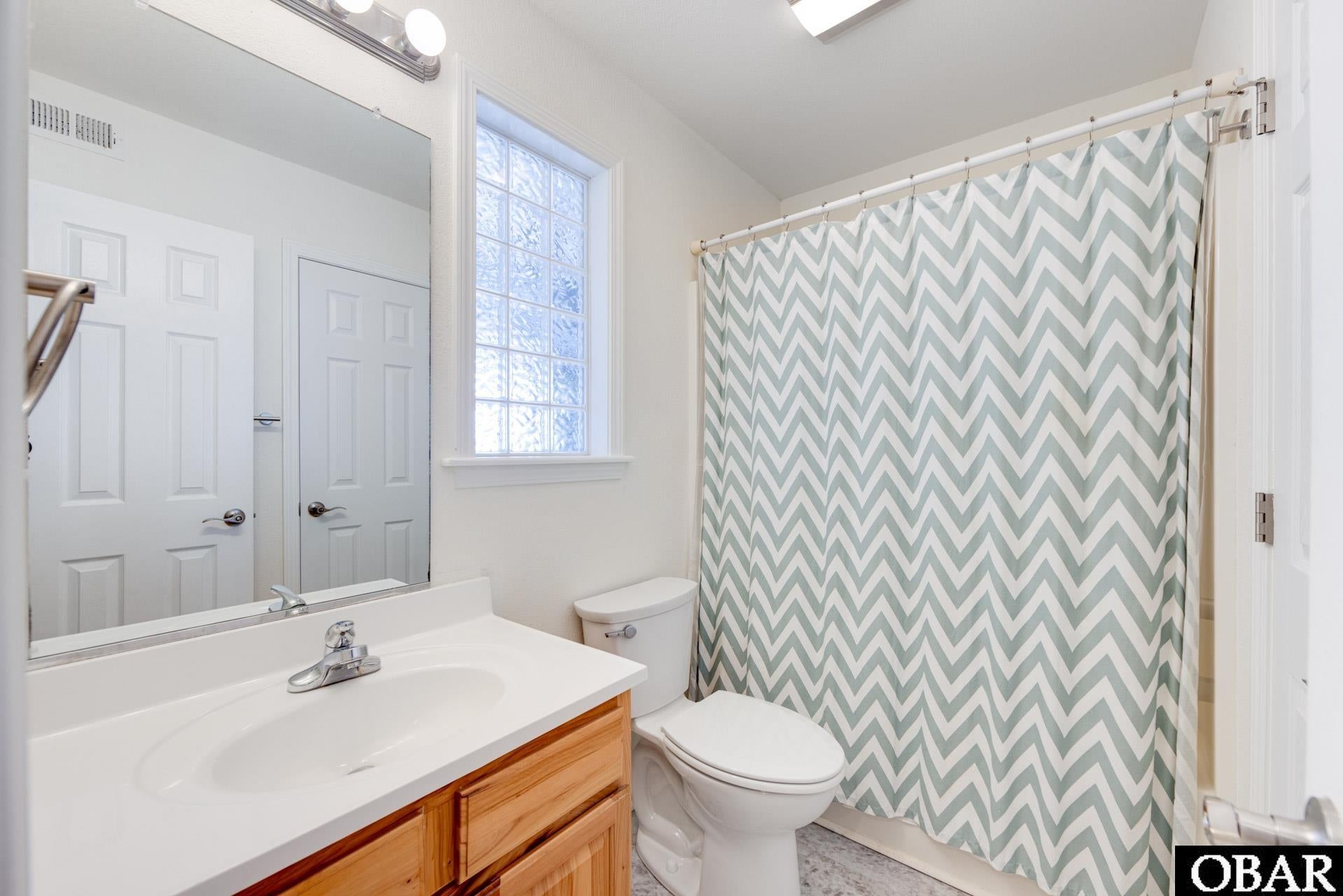 Corolla, North Carolina, 27927, United States, 5 Bedrooms Bedrooms, ,3 BathroomsBathrooms,Residential,For Sale,2006038