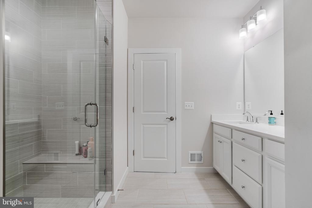 Rockville, Maryland, 20855, United States, 3 Bedrooms Bedrooms, ,3 BathroomsBathrooms,Residential,For Sale,1929038