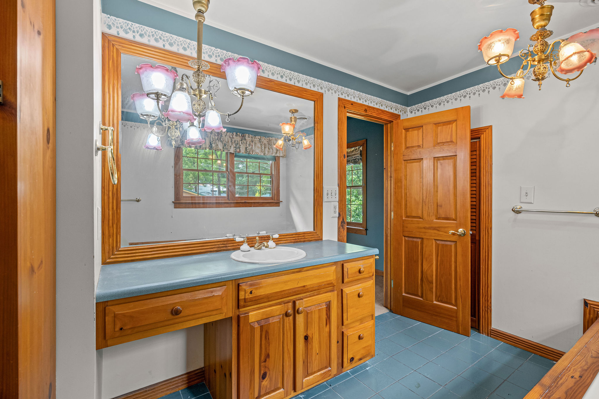 Dandridge, Tennessee, 37725, United States, 2 Bedrooms Bedrooms, ,2 BathroomsBathrooms,Residential,For Sale,1928860