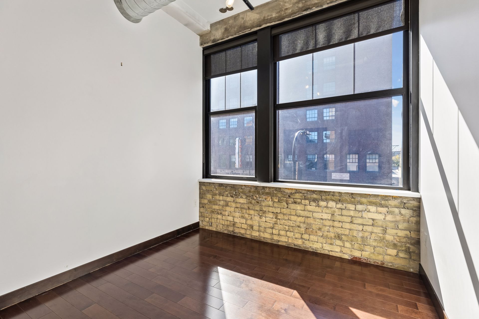  Iconic Corner Loft in Coveted North Loop - 物件實景