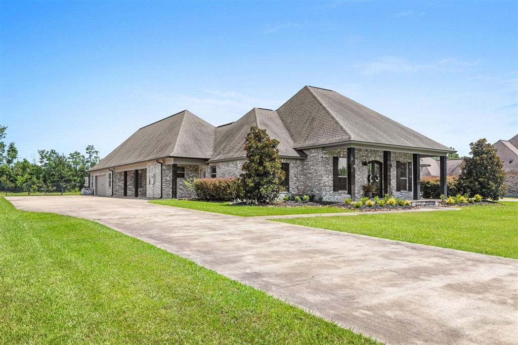 Lake Charles, Louisiana, 70611, United States, 4 Bedrooms Bedrooms, ,4 BathroomsBathrooms,Residential,For Sale,1925040