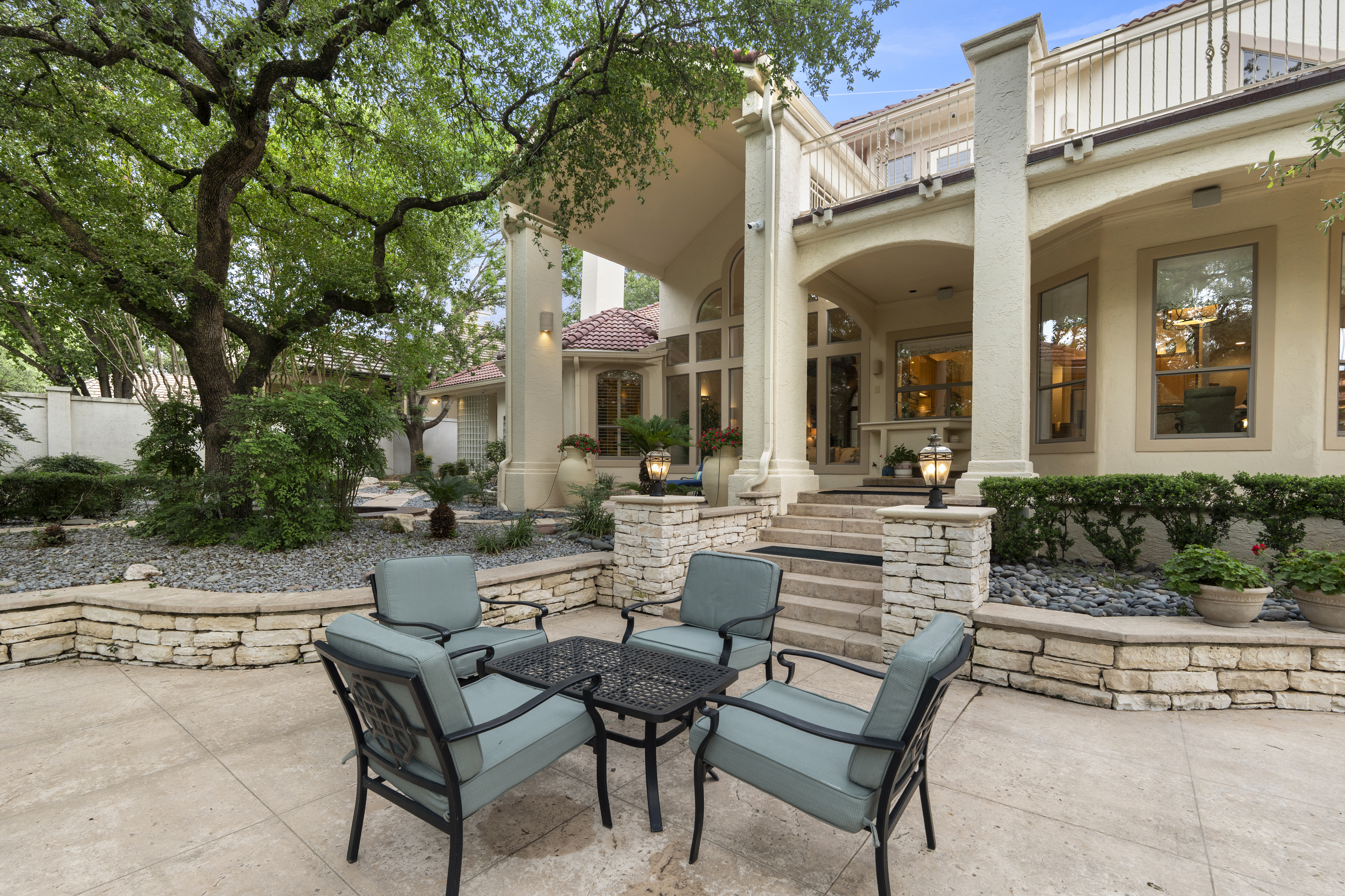  Grand Dominion Estate Showcasing Luxury, Privacy & Architectural Excellence - 物件實景