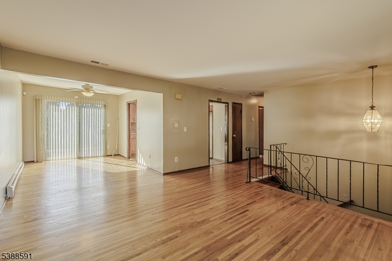 Plainfield City, New Jersey, 07060, United States, 4 Bedrooms Bedrooms, ,2 BathroomsBathrooms,Residential,For Sale,1961525