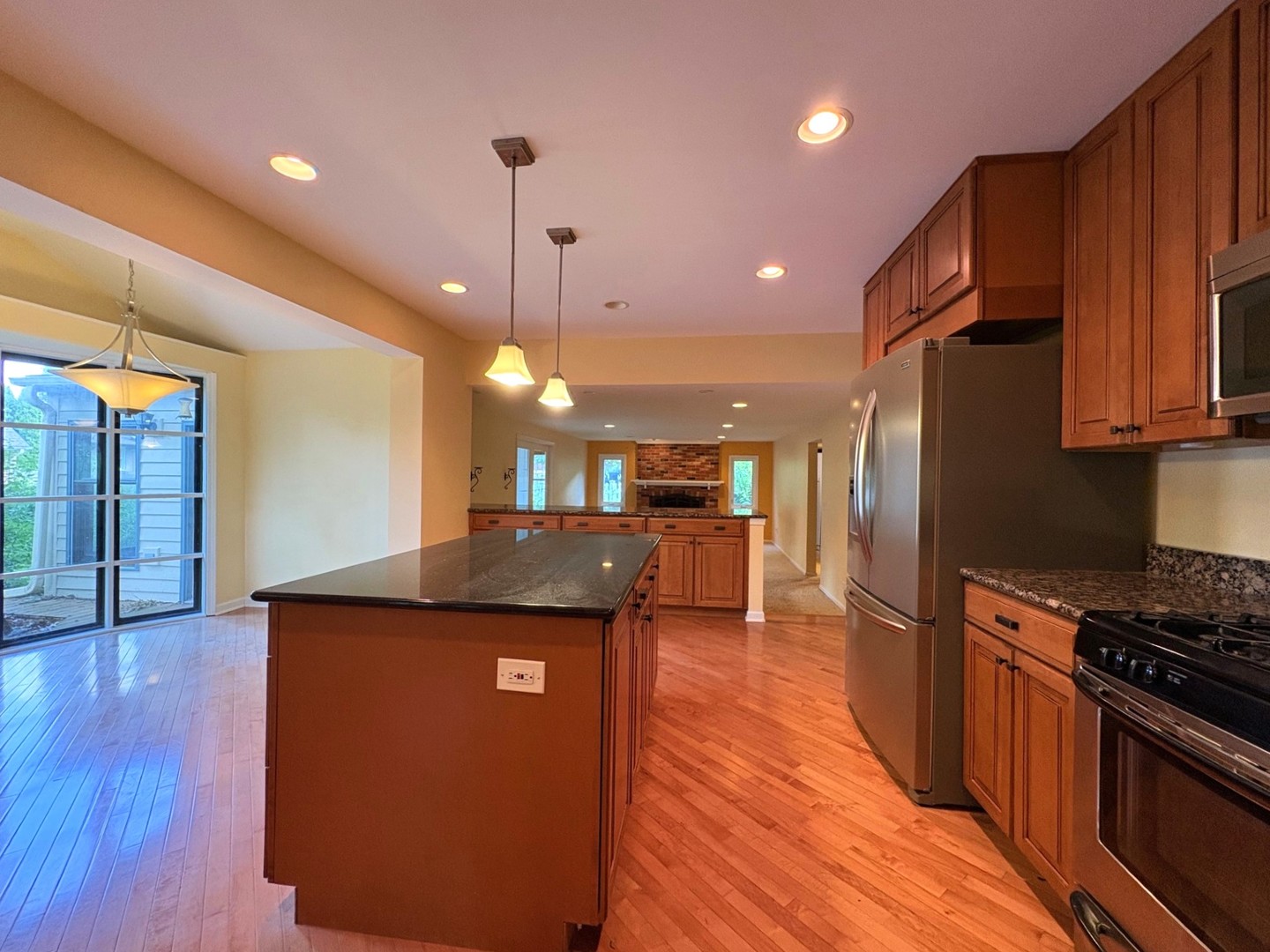 Naperville, Illinois, 60563, United States, 4 Bedrooms Bedrooms, ,3 BathroomsBathrooms,Residential,For Sale,1961191