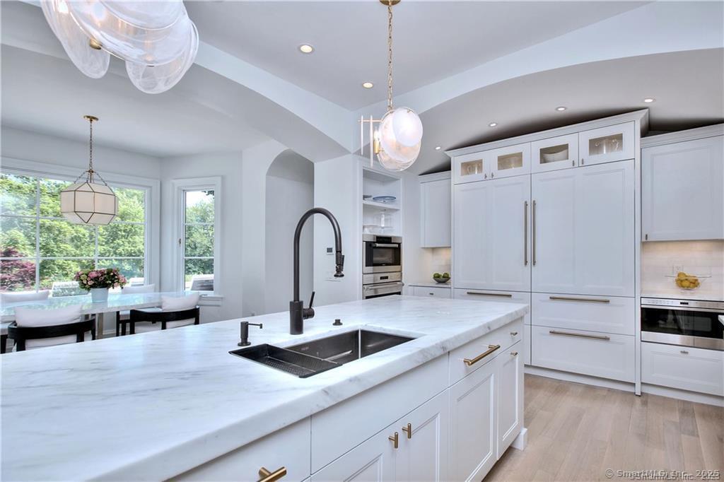 Westport, Connecticut, 06880, United States, 6 Bedrooms Bedrooms, ,7 BathroomsBathrooms,Residential,For Sale,1784417