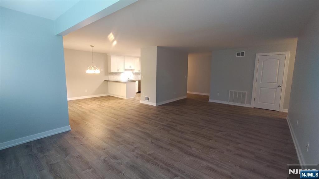 Mahwah, New Jersey, 07430, United States, 2 Bedrooms Bedrooms, ,2 BathroomsBathrooms,Residential,For Sale,1906473