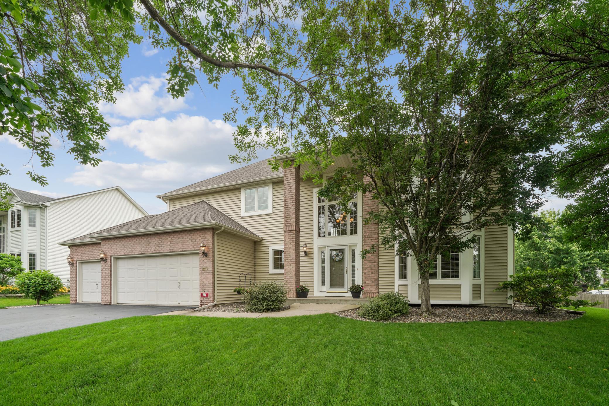 Eden Prairie, Minnesota, 55347, United States, 5 Bedrooms Bedrooms, ,5 BathroomsBathrooms,Residential,For Sale,1877430