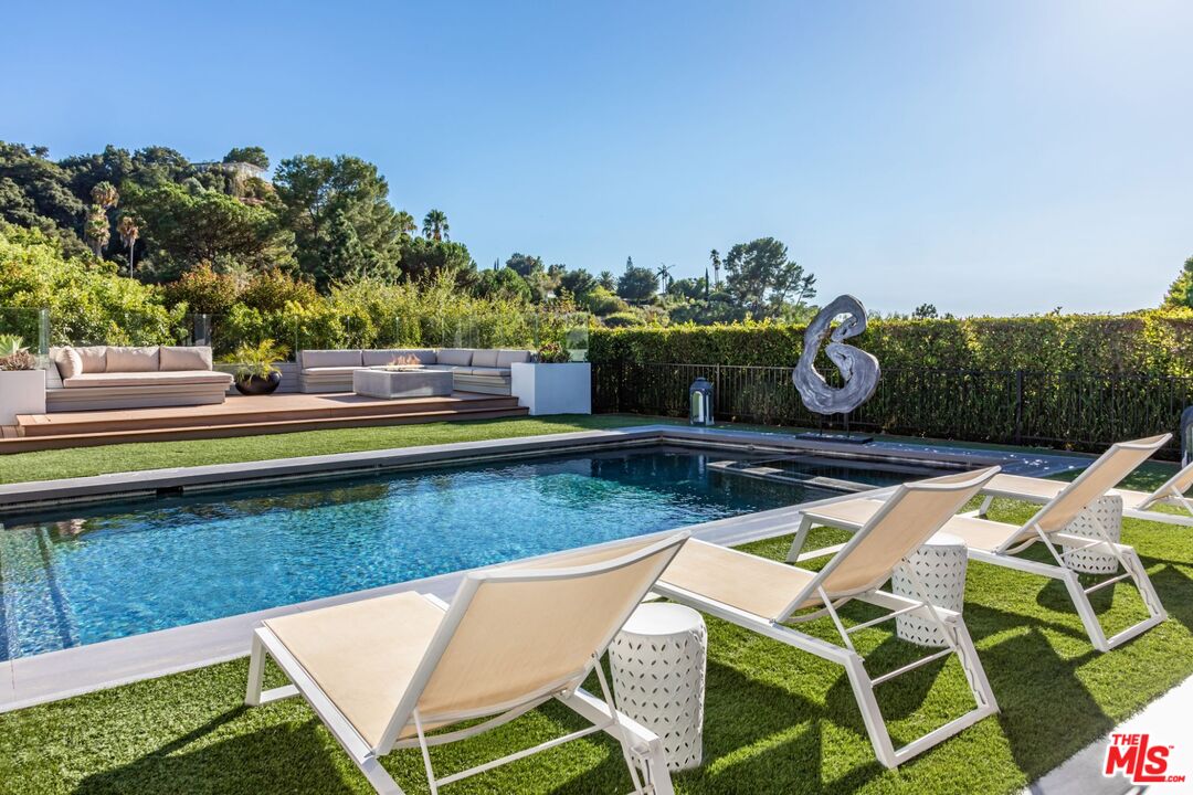 Beverly Hills, California, 90210, United States, 5 Bedrooms Bedrooms, ,9 BathroomsBathrooms,Residential,For Sale,1906570