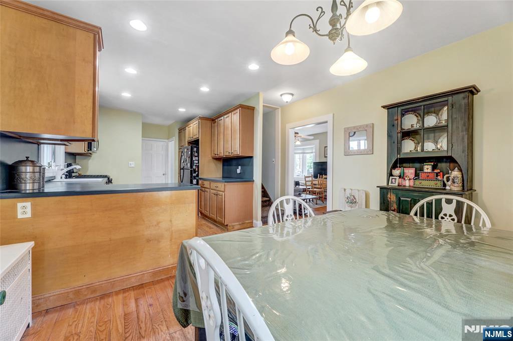 Fair Lawn, New Jersey, 07410, United States, 3 Bedrooms Bedrooms, ,3 BathroomsBathrooms,Residential,For Sale,1992145