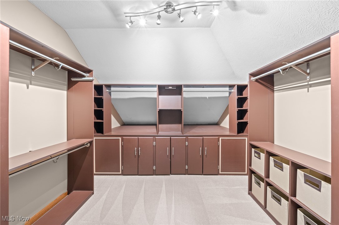 Chardon, Ohio, 44024, United States, 4 Bedrooms Bedrooms, ,3 BathroomsBathrooms,Residential,For Sale,2006450