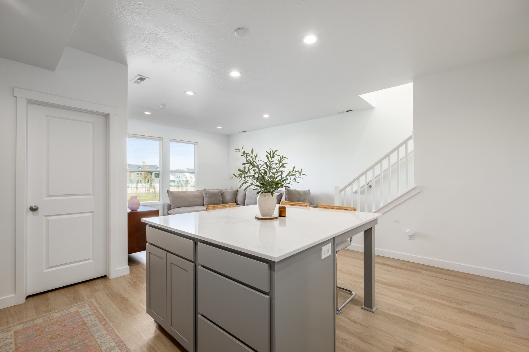  Tudor 3-Story Townhome in Upper Daybreak - 物件實景