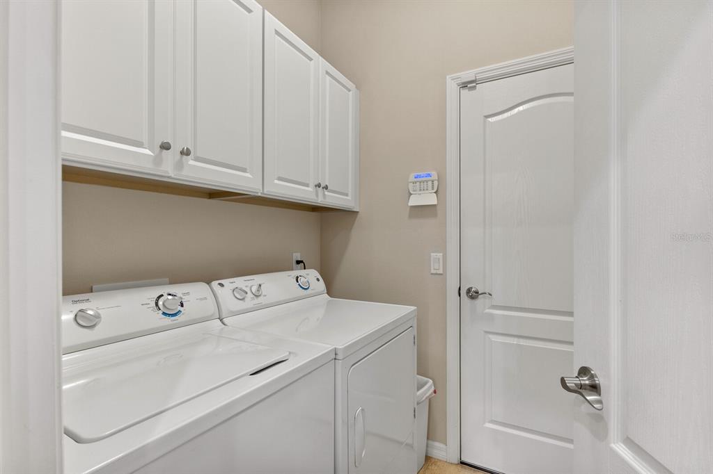 Sarasota, Florida, 34243, United States, 3 Bedrooms Bedrooms, ,2 BathroomsBathrooms,Residential,For Sale,1917004