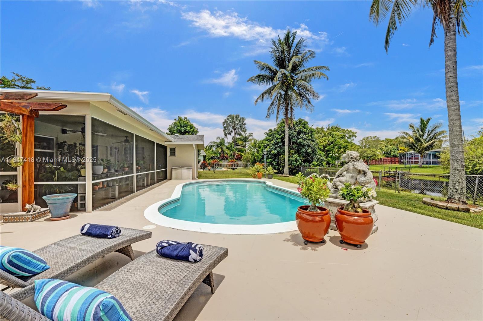 Plantation, Florida, 33313, United States, 4 Bedrooms Bedrooms, ,2 BathroomsBathrooms,Residential,For Sale,1903667