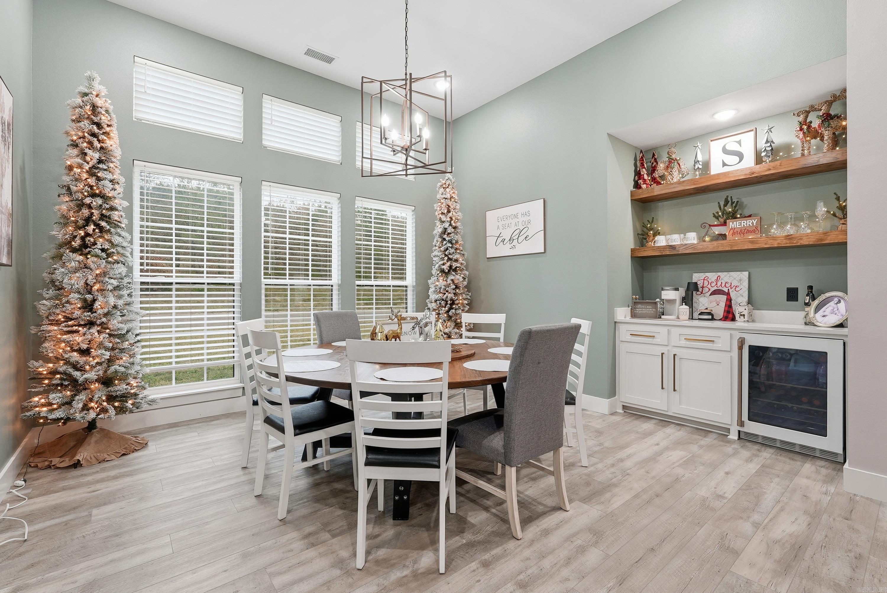 Morrilton, Arkansas, 72110, United States, 3 Bedrooms Bedrooms, ,4 BathroomsBathrooms,Residential,For Sale,2003394