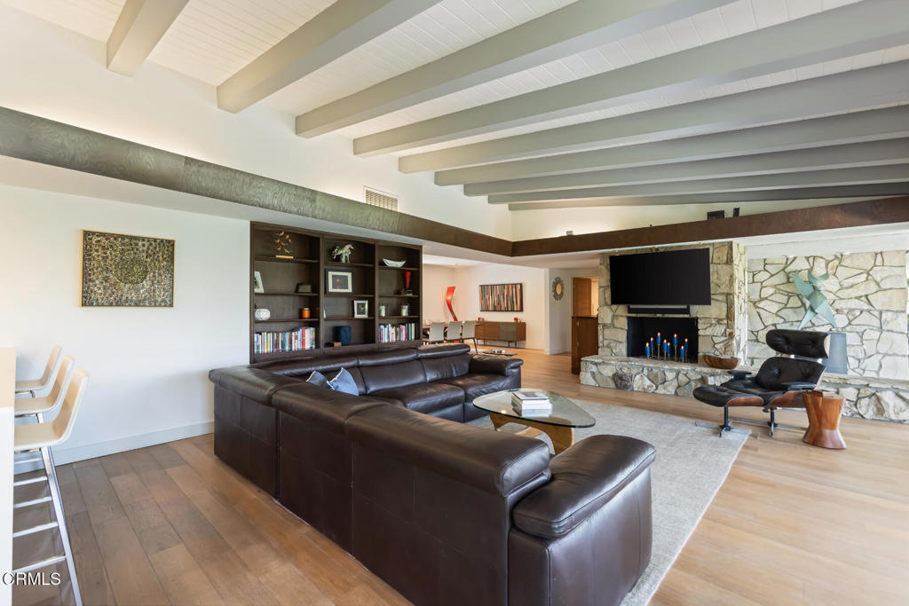La Canada Flintridge, California, 91011, United States, 3 Bedrooms Bedrooms, ,3 BathroomsBathrooms,Residential,For Sale,1941612