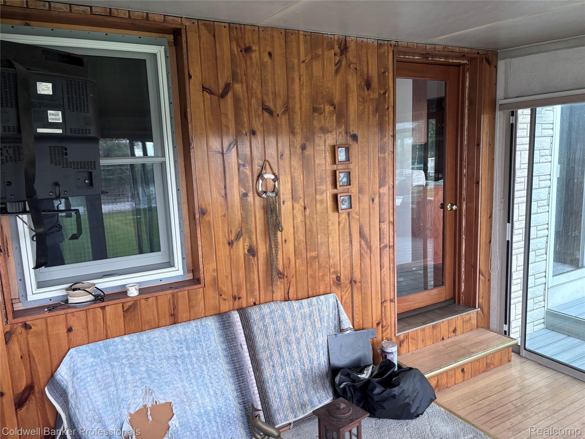 HarrisonTownship, Michigan, 48045, United States, 4 Bedrooms Bedrooms, ,3 BathroomsBathrooms,Residential,For Sale,1896563