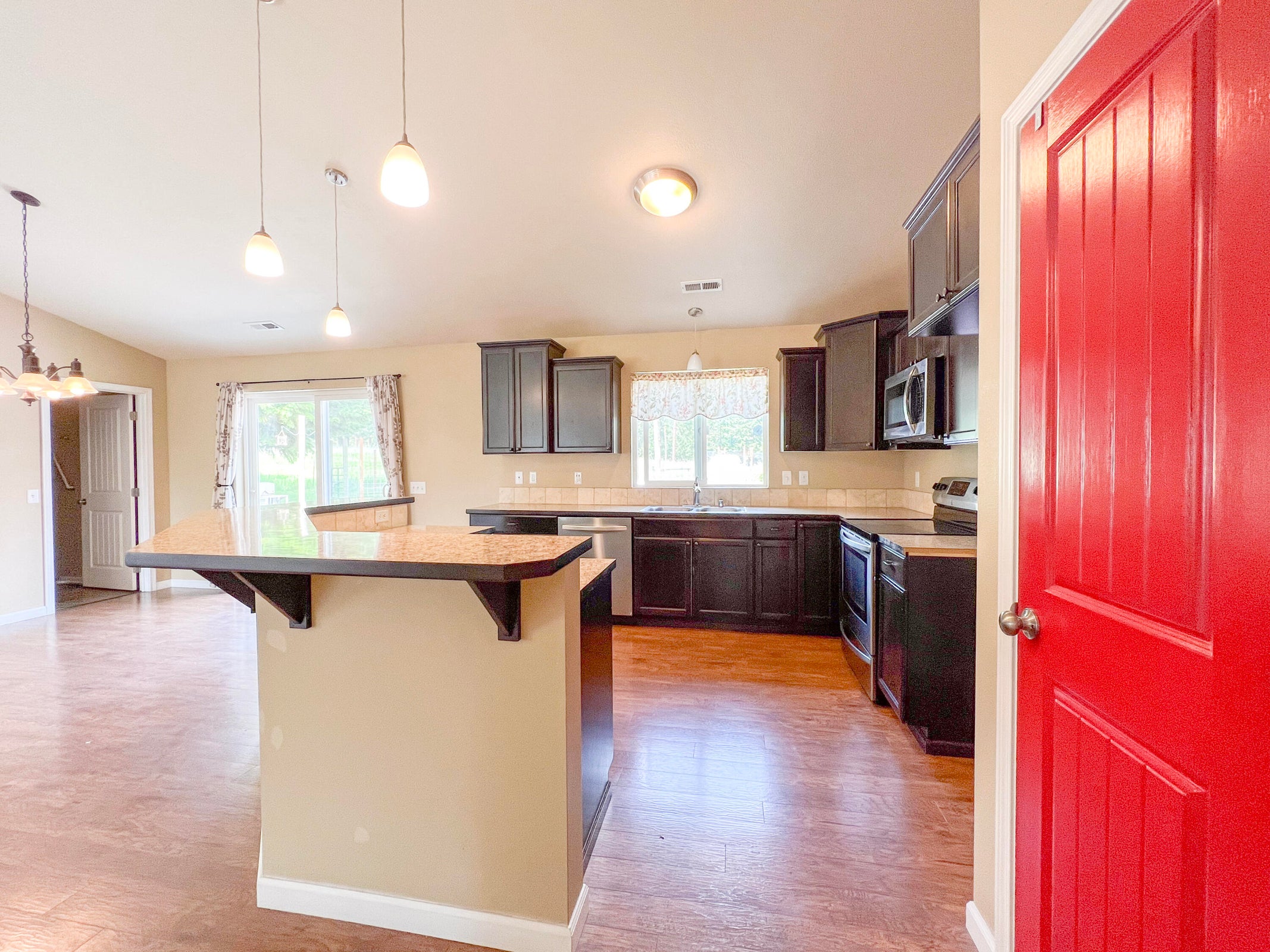 Colville, Washington, 99114, United States, 3 Bedrooms Bedrooms, ,2 BathroomsBathrooms,Residential,For Sale,1928026