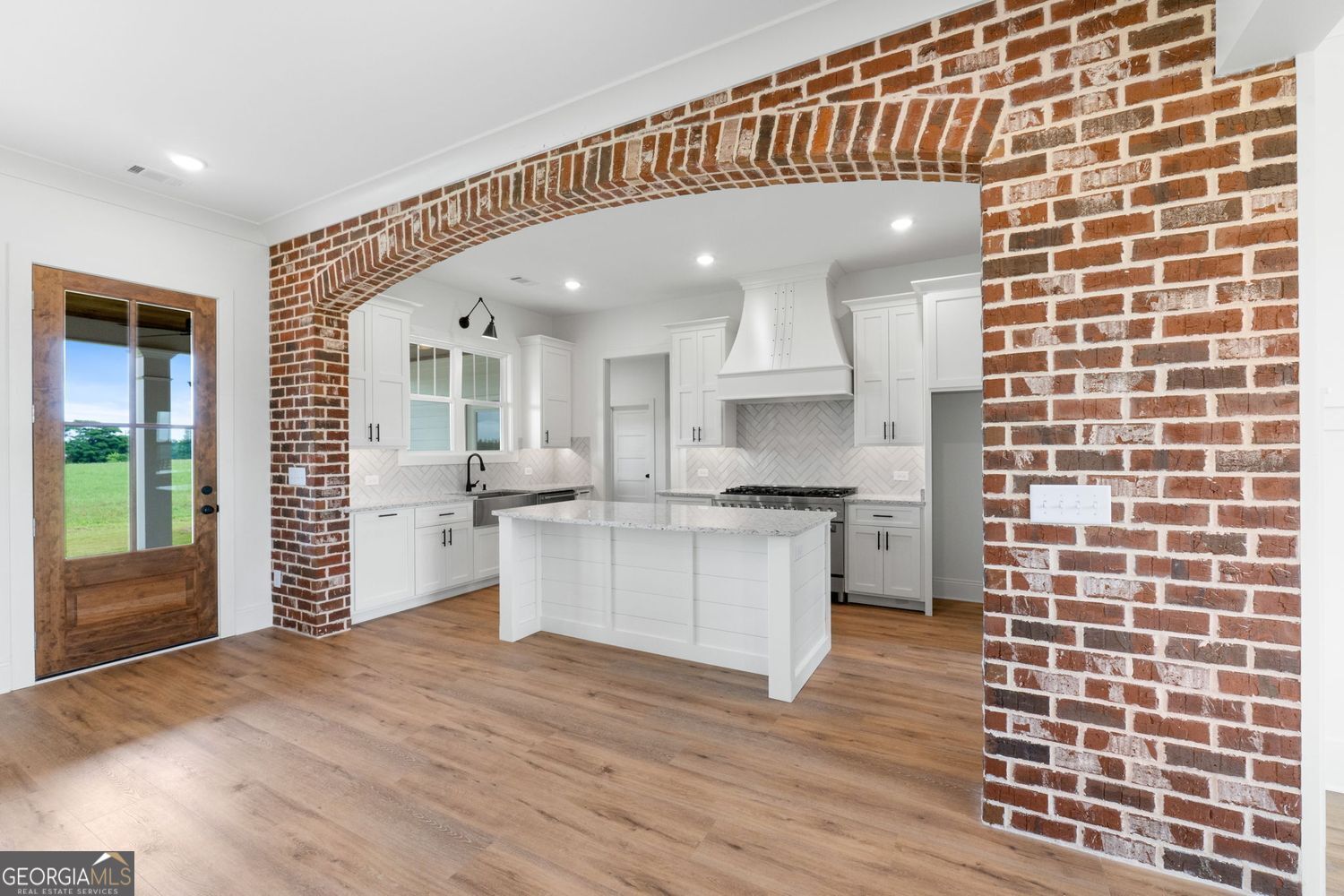 Barnesville, Georgia, 30204, United States, 4 Bedrooms Bedrooms, ,4 BathroomsBathrooms,Residential,For Sale,1859101