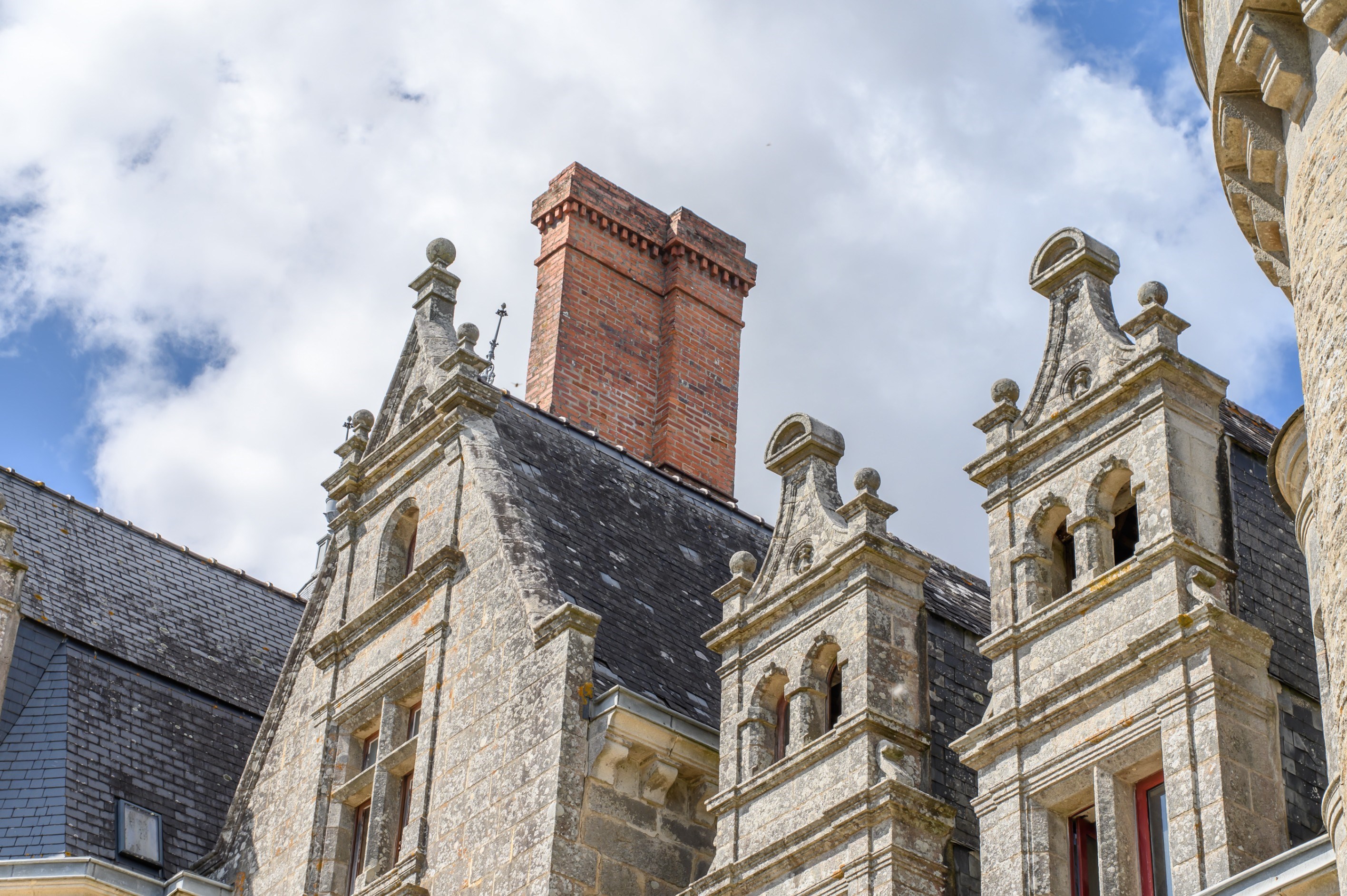  Near Quimper ; Magnificent castle to renovated in river bank; - 物件實景