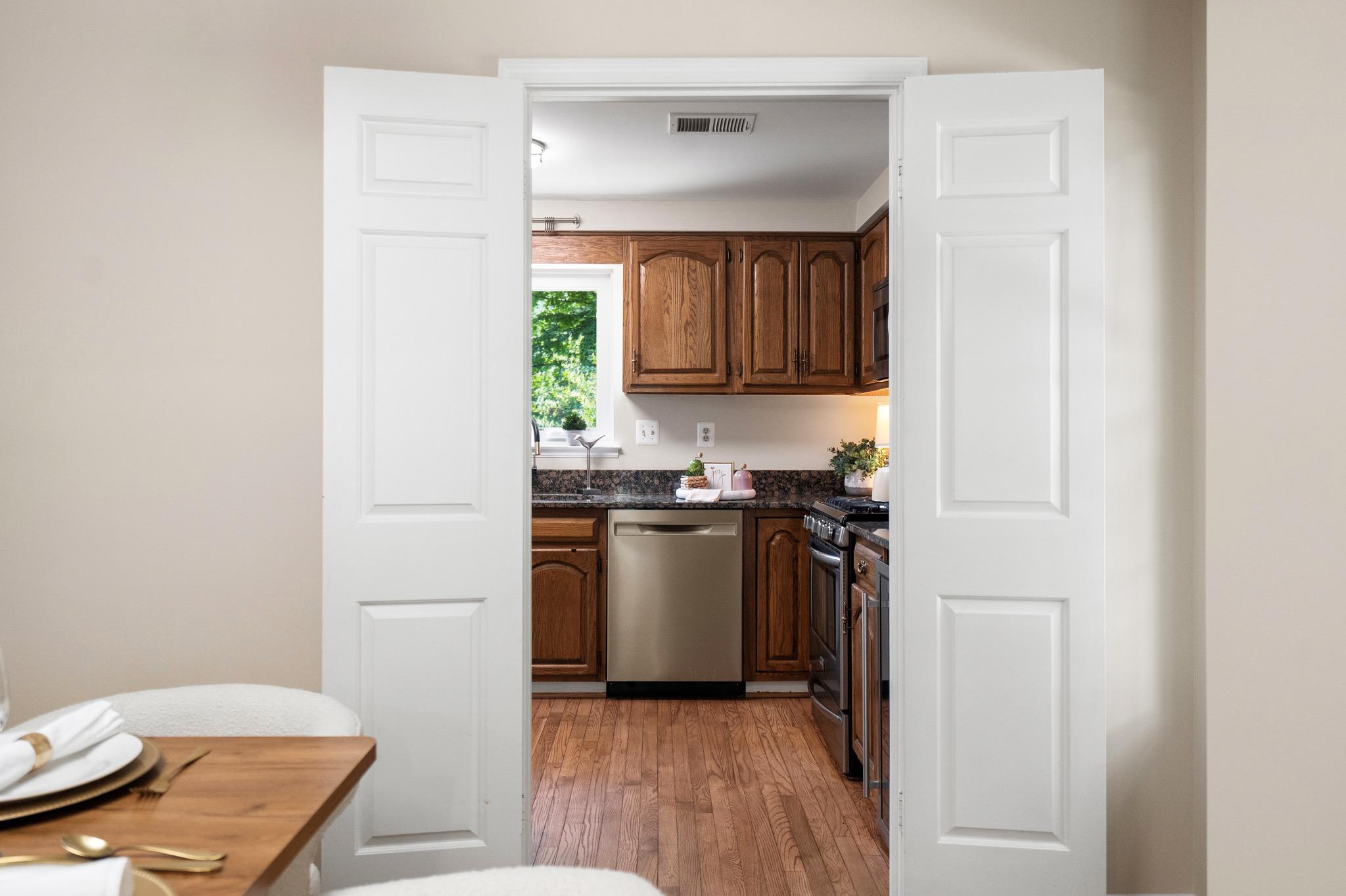  8943 Park Forest Drive, Springfield, VA, 22152 - 物件實景
