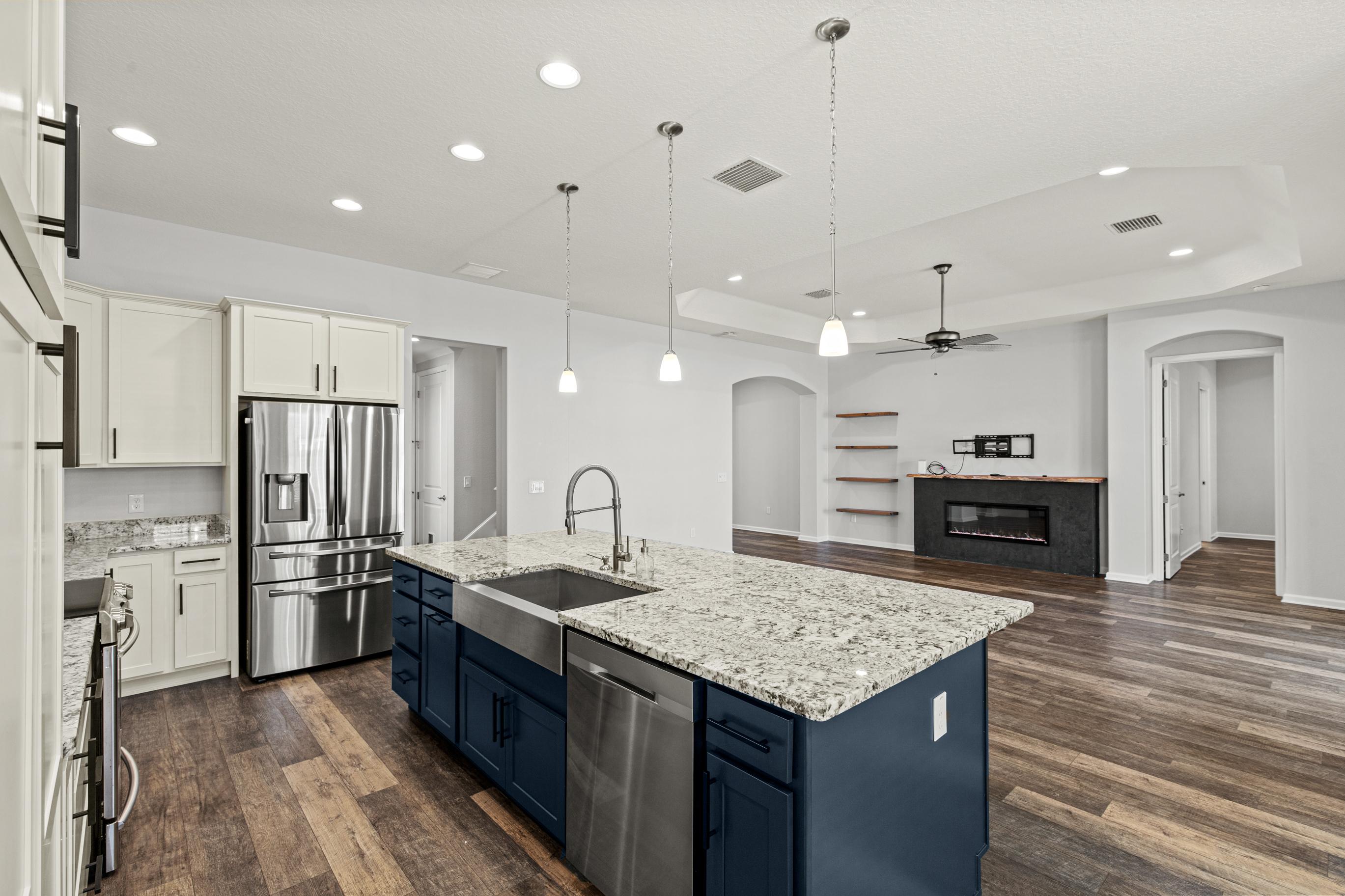 Oxford, Florida, 34484, United States, 3 Bedrooms Bedrooms, ,2 BathroomsBathrooms,Residential,For Sale,1989901