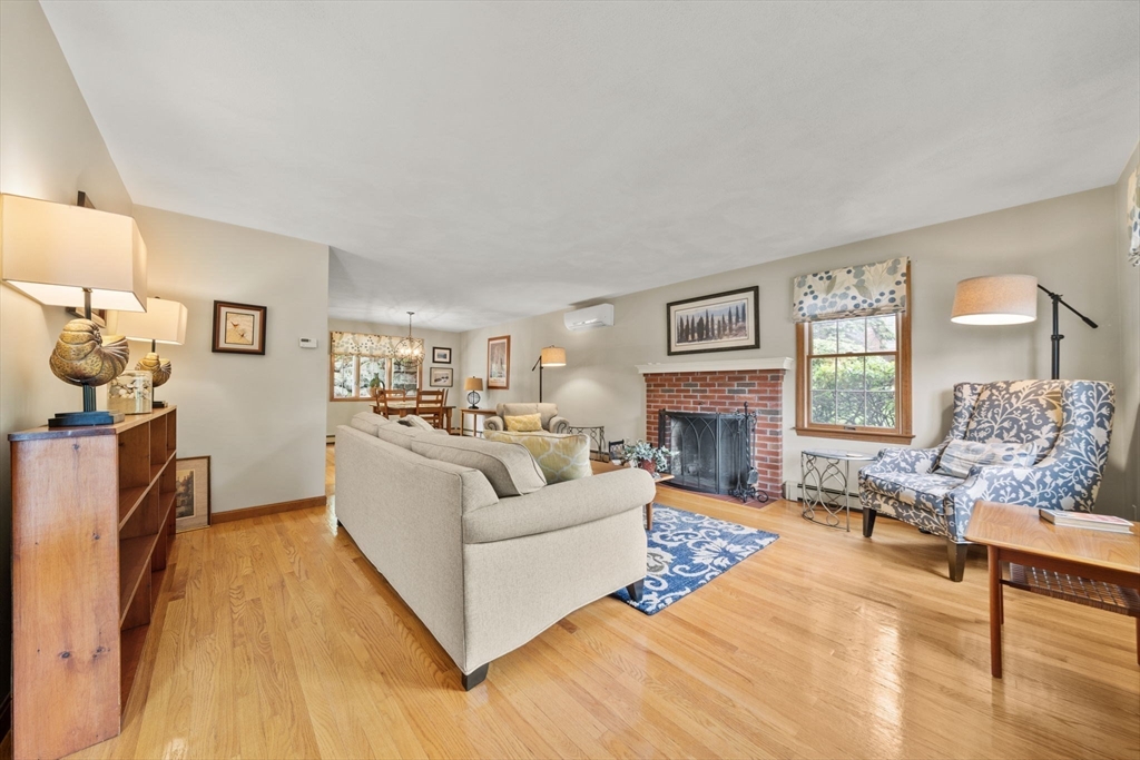 Lynn, Massachusetts, 01904, United States, 4 Bedrooms Bedrooms, ,2 BathroomsBathrooms,Residential,For Sale,2048427