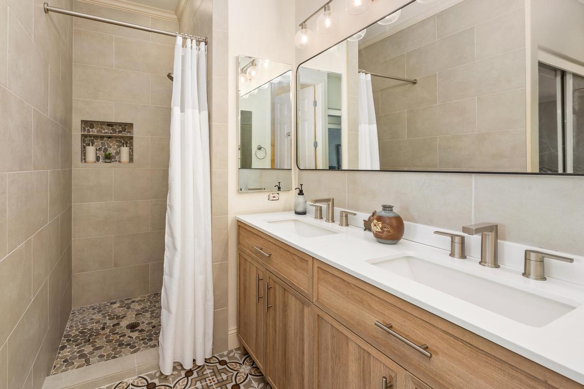 Kailua-Kona, Hawaii, 96740, United States, 2 Bedrooms Bedrooms, ,2 BathroomsBathrooms,Residential,For Sale,1927495