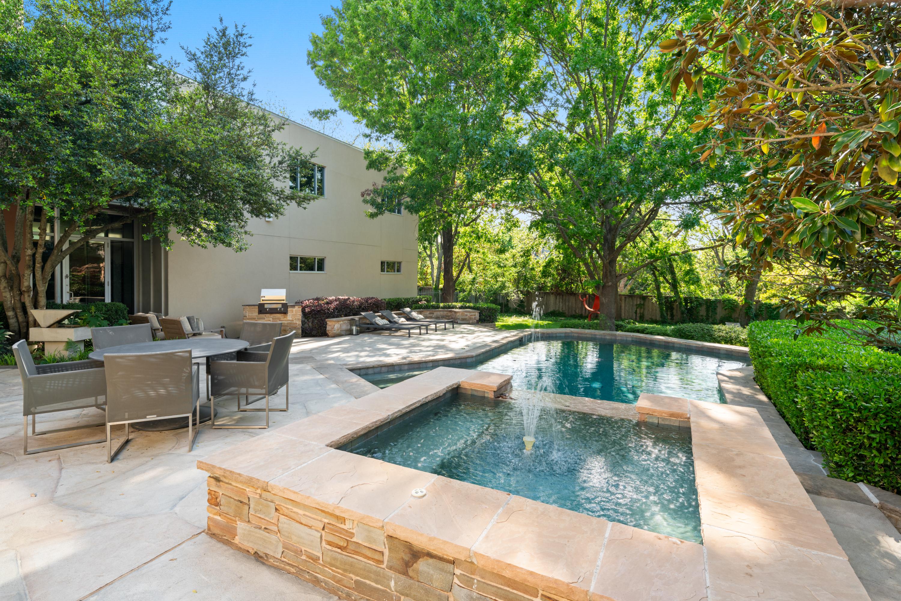  A Modern Lover’s Dream: Art, Architecture, and Automotive Elegance - 物件實景
