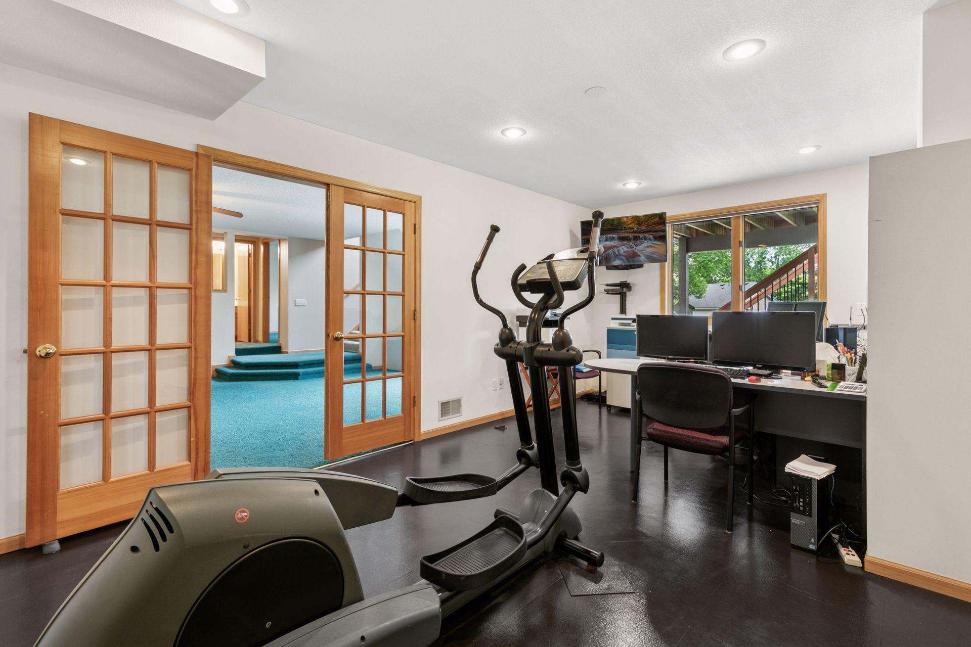 Lakeville, Minnesota, 55044, United States, 4 Bedrooms Bedrooms, ,1 BathroomBathrooms,Residential,For Sale,1867089