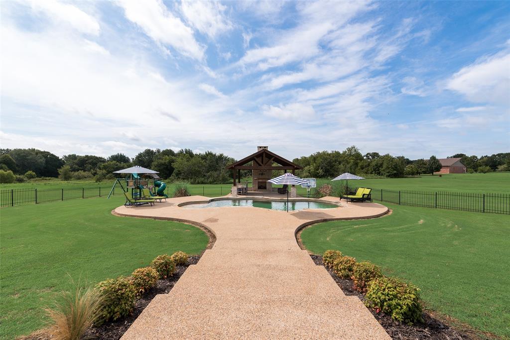 Kaufman, Texas, 75142, United States, 4 Bedrooms Bedrooms, ,3 BathroomsBathrooms,Residential,For Sale,1892913