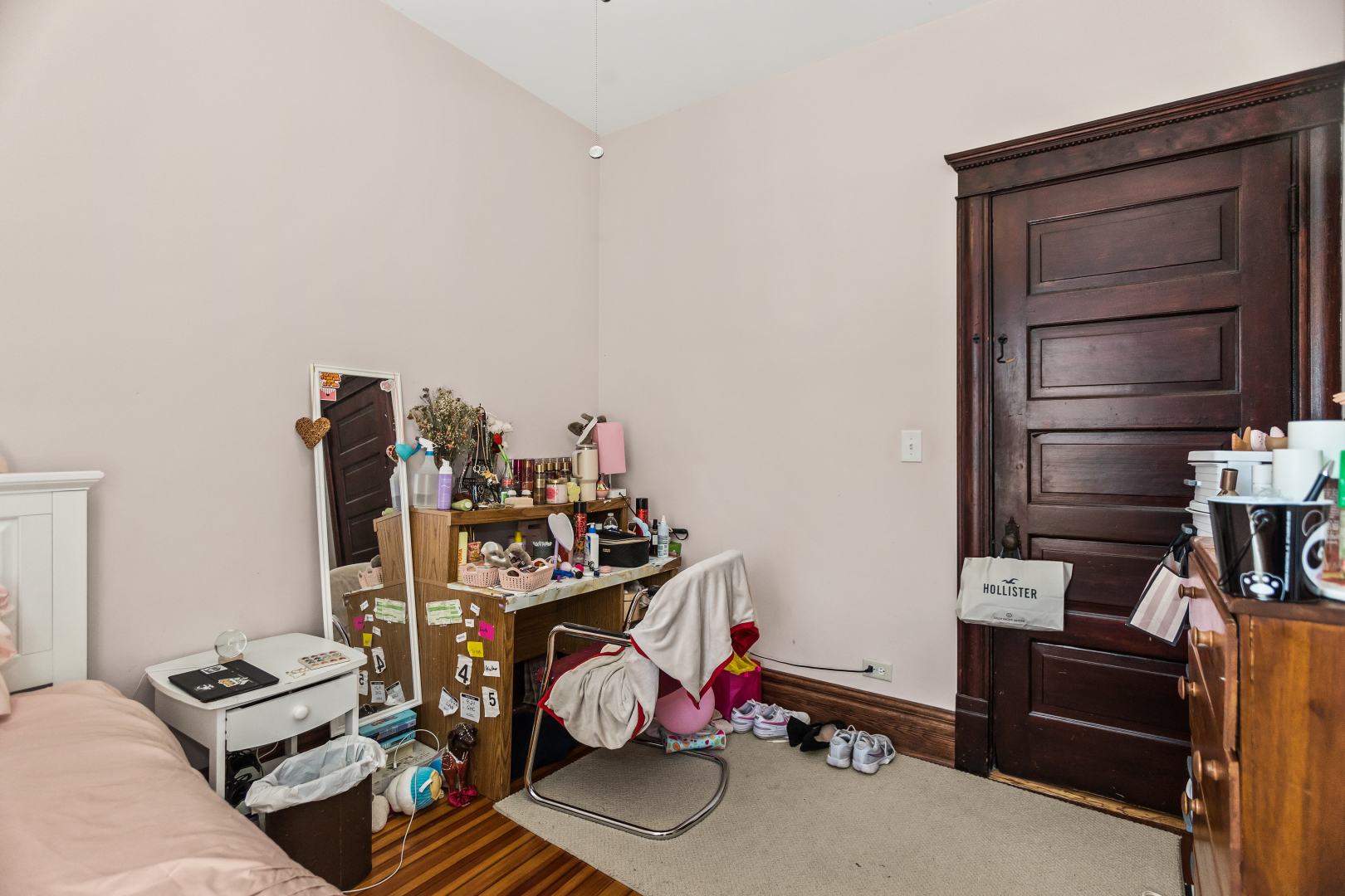 Evanston, Illinois, 60202, United States, 4 Bedrooms Bedrooms, ,1 BathroomBathrooms,Residential,For Sale,1903788