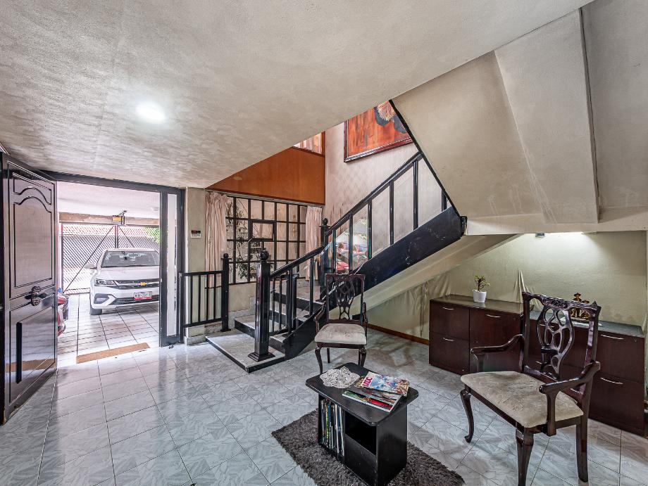 Naucalpan de Juárez, Estado de méxico, 53240, Mexico, 5 Bedrooms Bedrooms, ,5 BathroomsBathrooms,Residential,For Sale,1821494