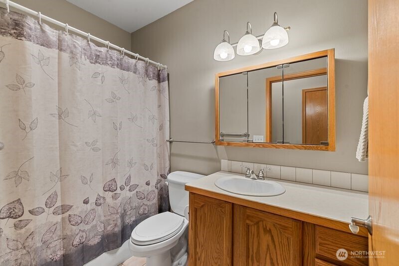 Wenatchee, Washington, 98801, United States, 3 Bedrooms Bedrooms, ,1 BathroomBathrooms,Residential,For Sale,1989040