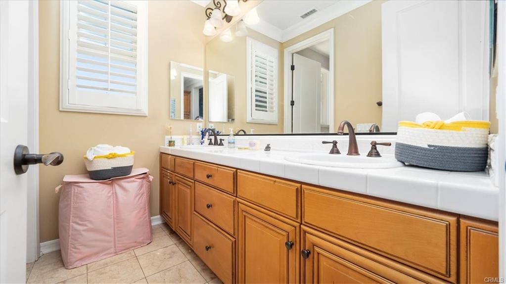 Lake Riverside, California, 92506, United States, 5 Bedrooms Bedrooms, ,3 BathroomsBathrooms,Residential,For Sale,1810640