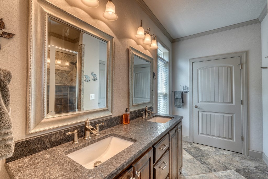 Hiawassee, Georgia, 30546, United States, 3 Bedrooms Bedrooms, ,4 BathroomsBathrooms,Residential,For Sale,1721105