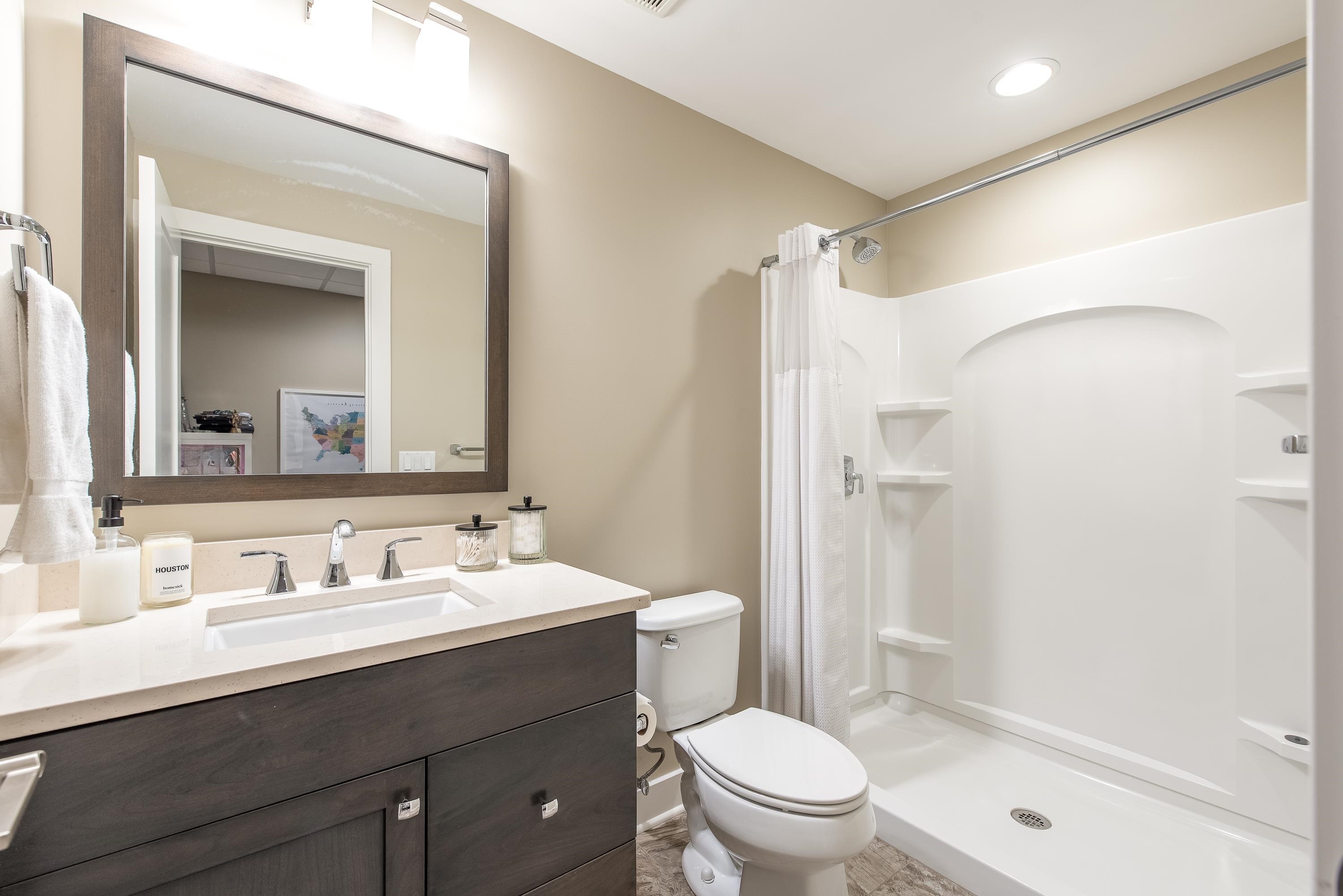 Midland, Michigan, 48642, United States, 4 Bedrooms Bedrooms, ,5 BathroomsBathrooms,Residential,For Sale,1927843