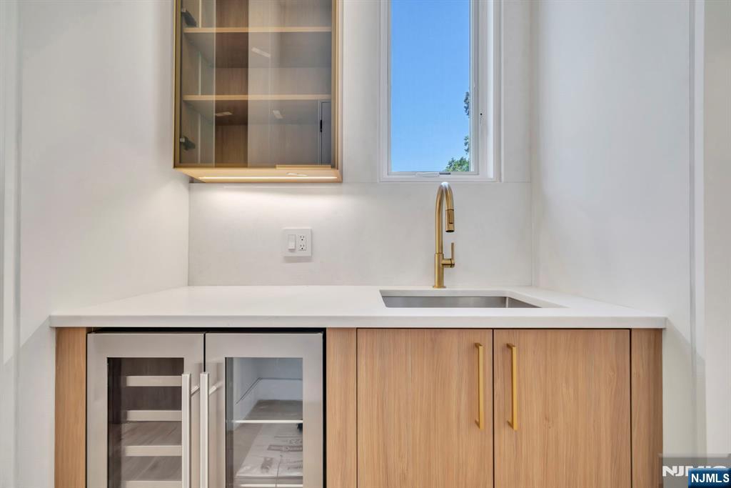 Tenafly, New Jersey, 07670, United States, 6 Bedrooms Bedrooms, ,6 BathroomsBathrooms,Residential,For Sale,1906714
