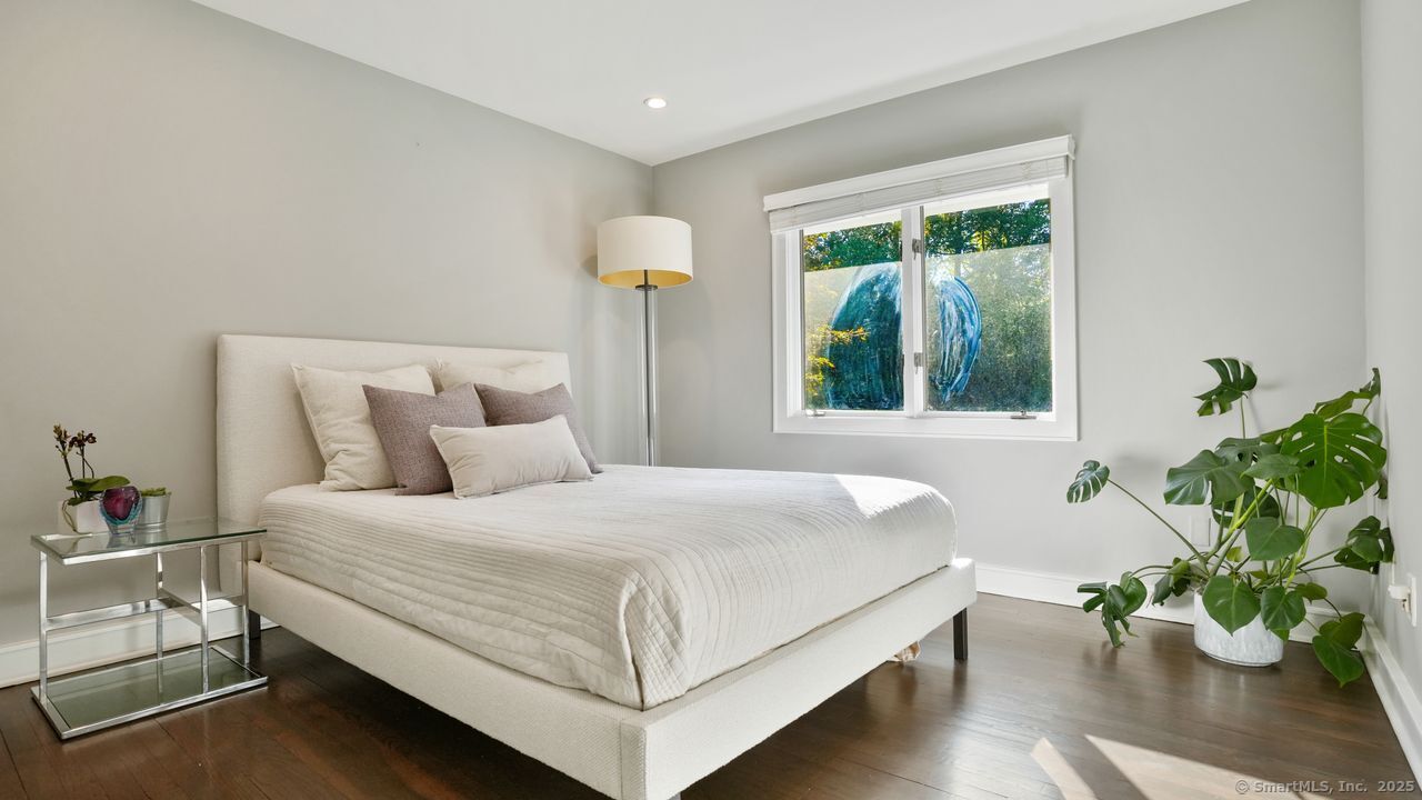 Westport, Connecticut, 06880, United States, 4 Bedrooms Bedrooms, ,4 BathroomsBathrooms,Residential,For Sale,1991642