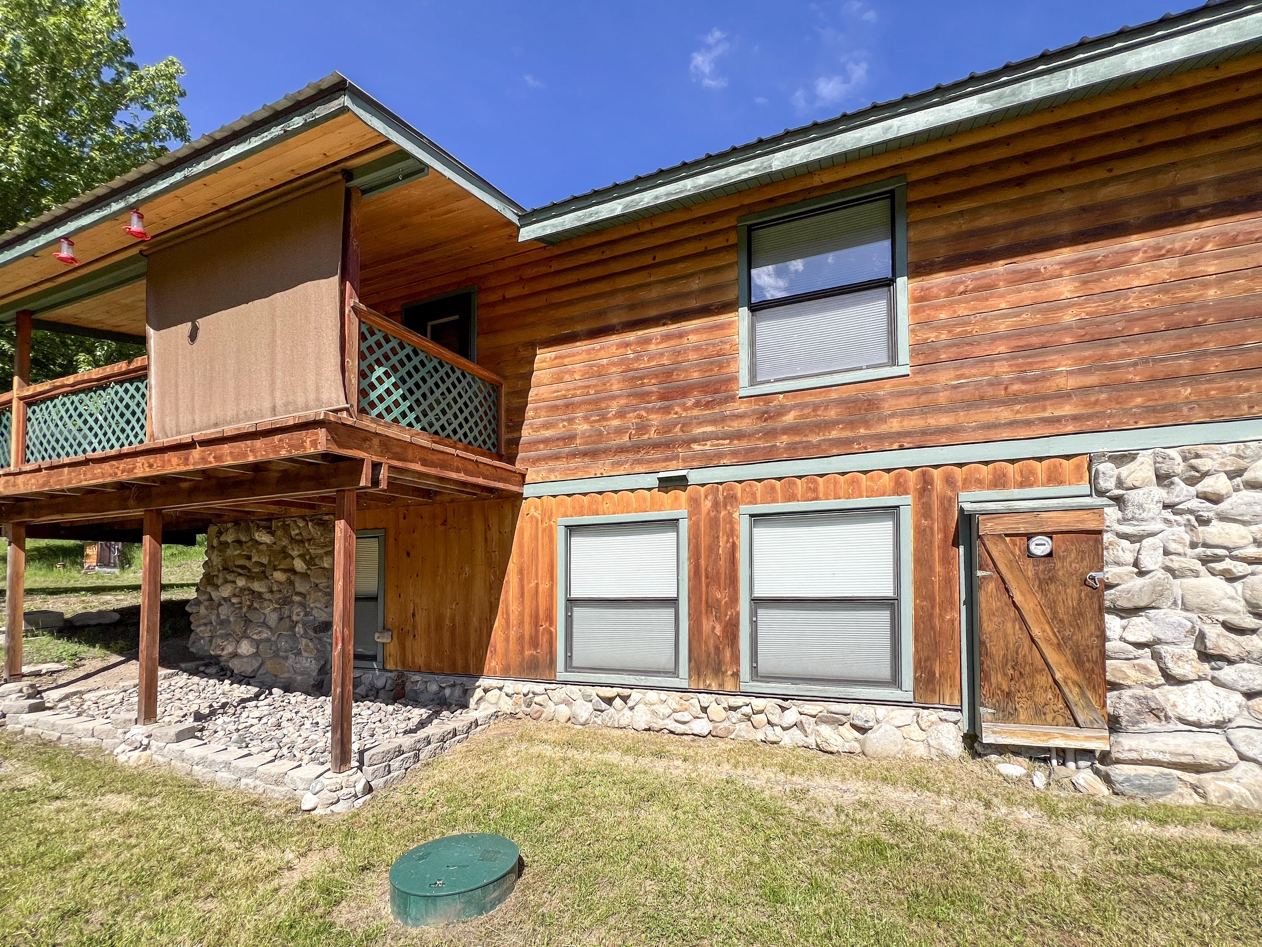 Colville, Washington, 99114, United States, 2 Bedrooms Bedrooms, ,2 BathroomsBathrooms,Residential,For Sale,1928739