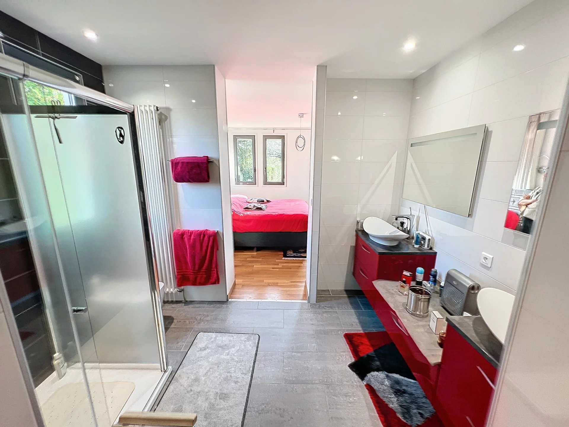 Saintes, New Aquitaine, 17100, FR, 3 Bedrooms Bedrooms, ,4 BathroomsBathrooms,Residential,For Sale,1771028