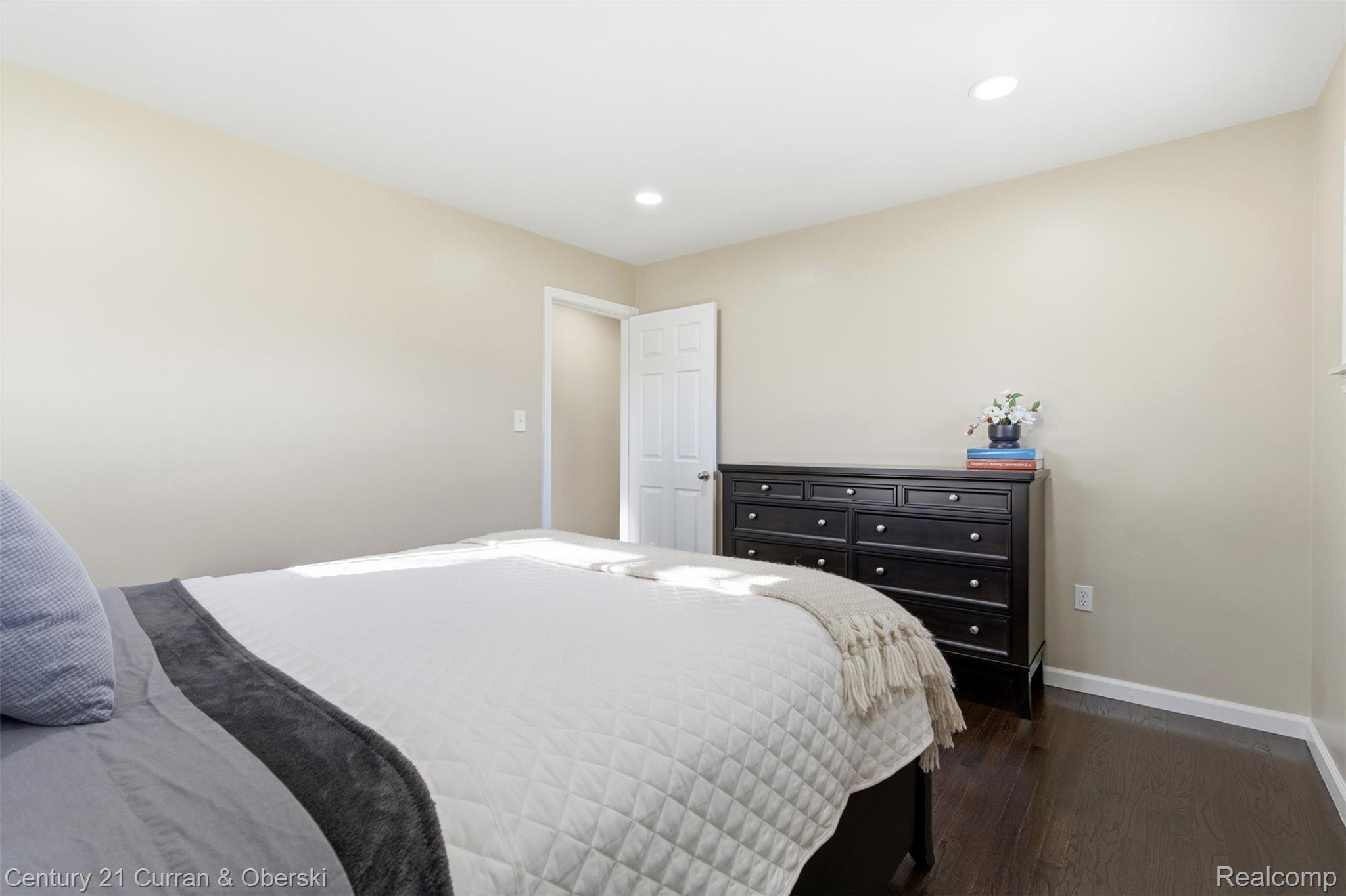 Brownstown Charter Township, Michigan, 48174, United States, 3 Bedrooms Bedrooms, ,2 BathroomsBathrooms,Residential,For Sale,1996649