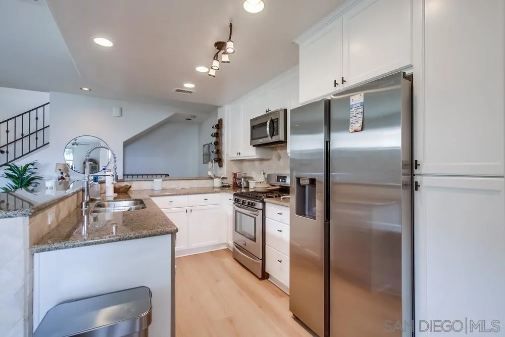 San Diego, California, 92109, United States, 2 Bedrooms Bedrooms, ,3 BathroomsBathrooms,Residential,For Sale,1901118