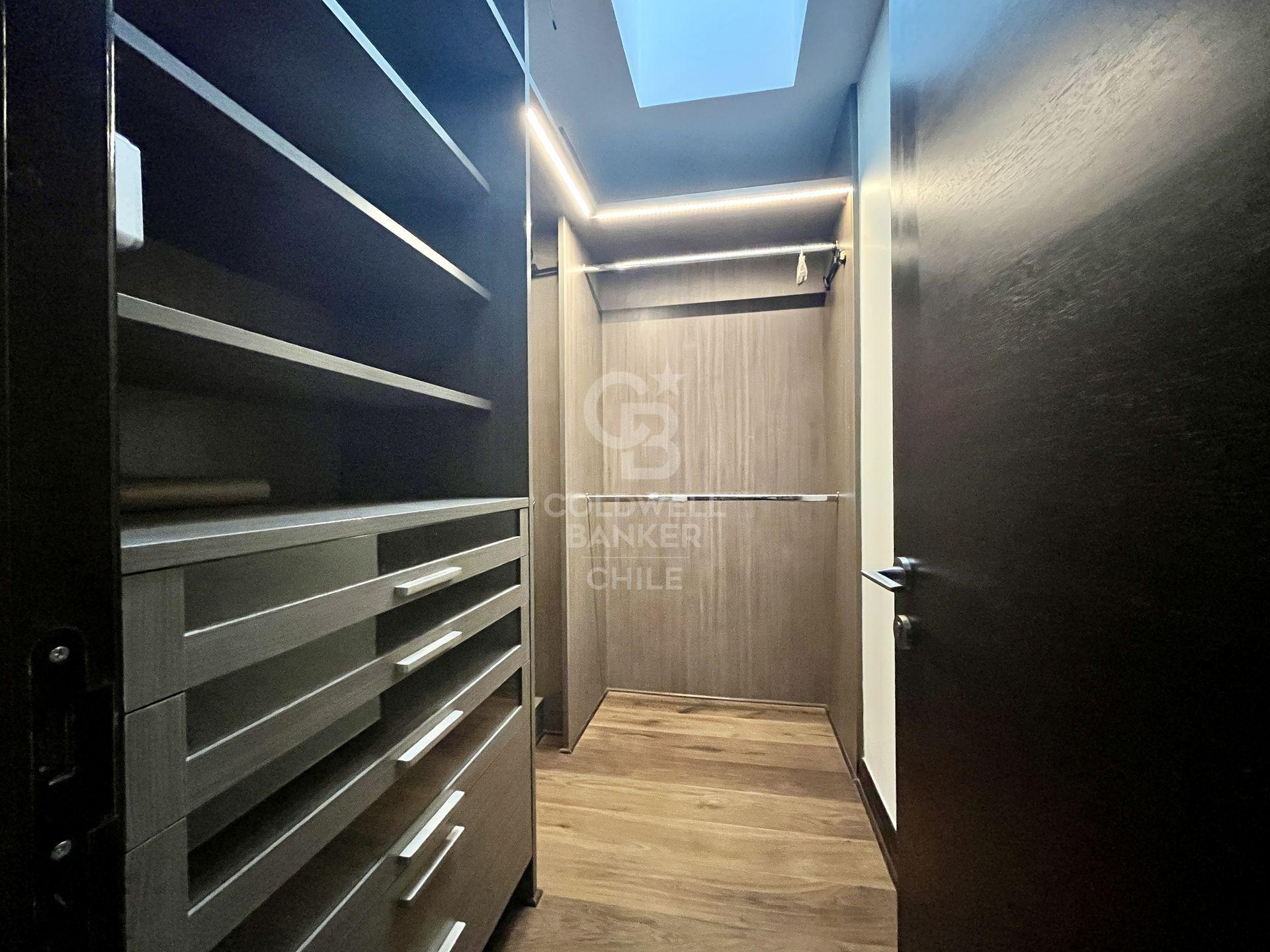 Vitacura, Chile, 3 Bedrooms Bedrooms, ,4 BathroomsBathrooms,Residential,For Sale,1849971