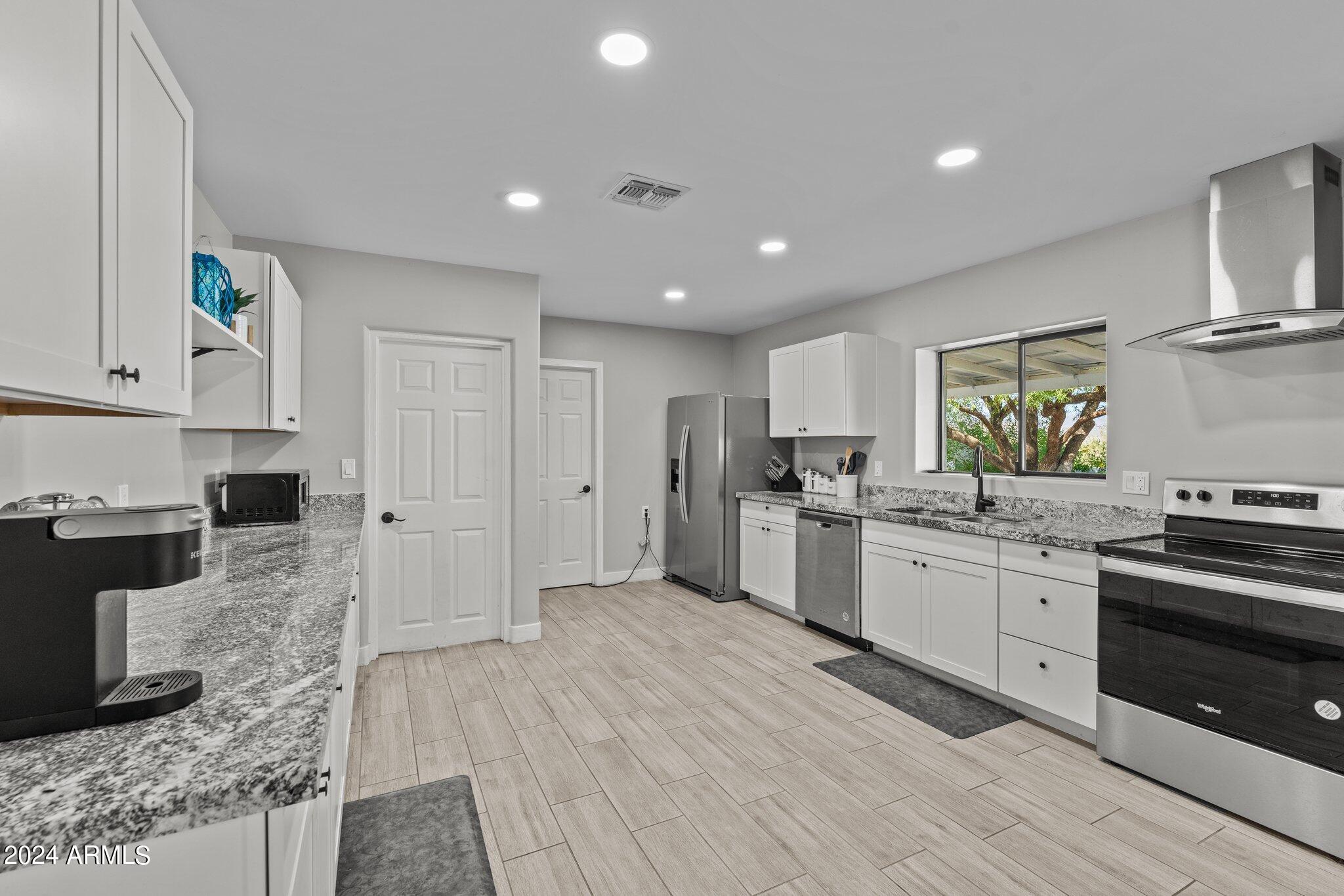 Wickenburg, Arizona, 85390, United States, 3 Bedrooms Bedrooms, ,3 BathroomsBathrooms,Residential,For Sale,1928779