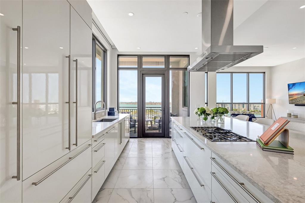 Sarasota, Florida, 34236, United States, 3 Bedrooms Bedrooms, ,4 BathroomsBathrooms,Residential,For Sale,1828539